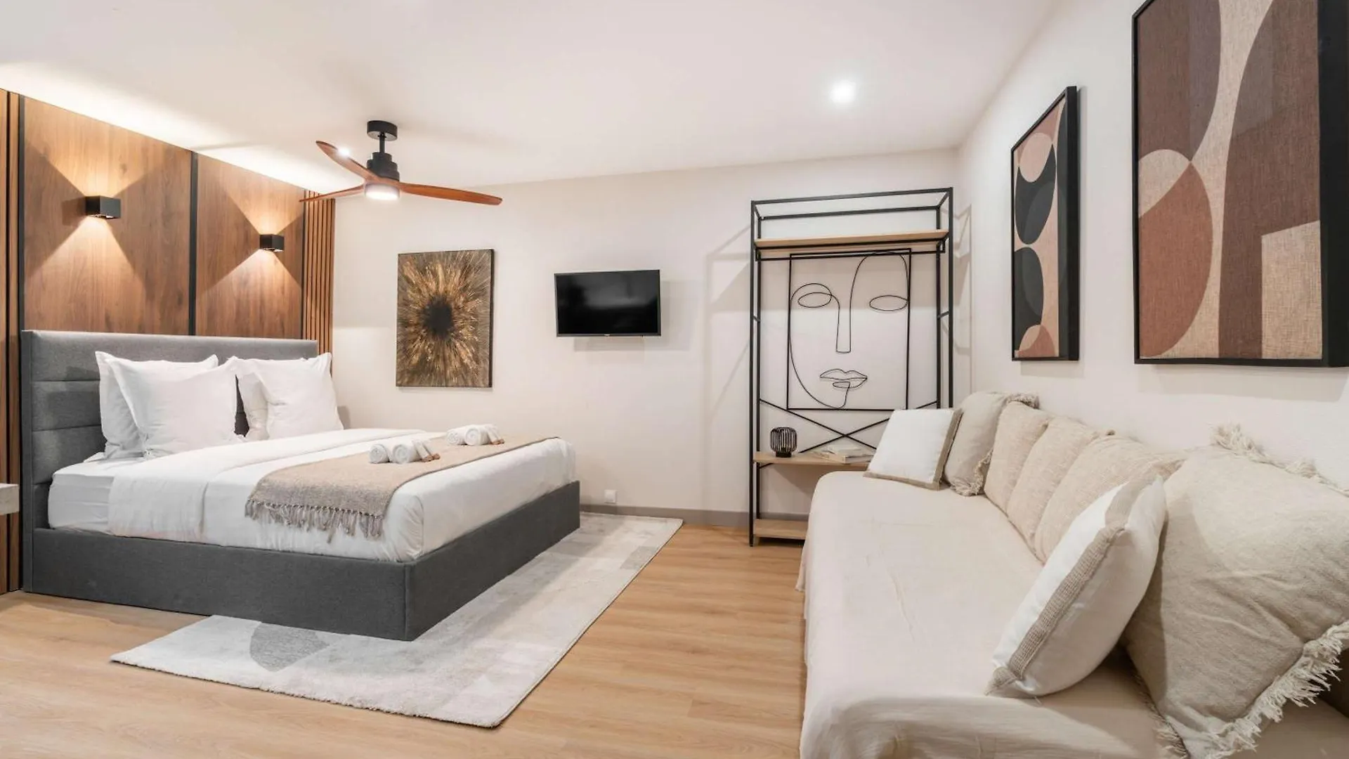 Nice Studio Near Porte De Versailles contacts