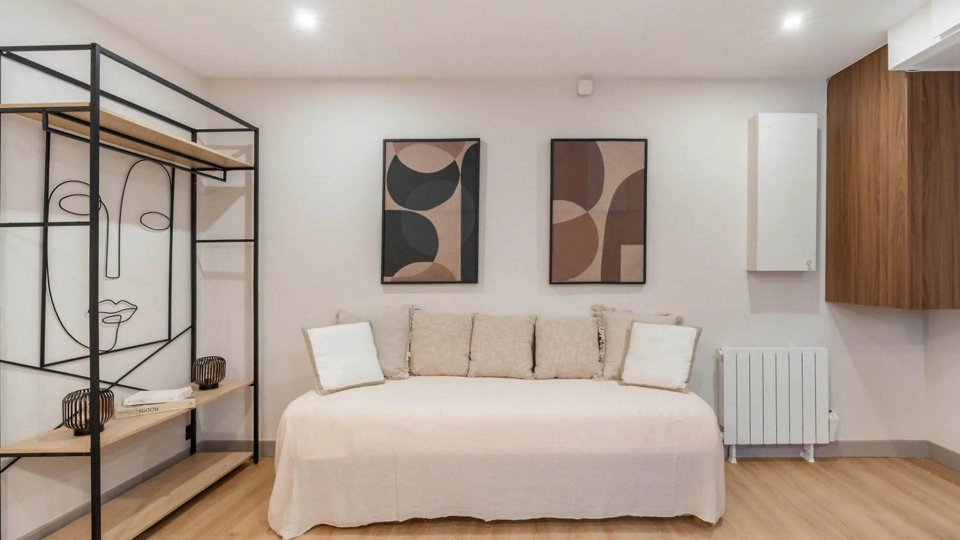 Nice Studio Near Porte De Versailles Paris 0*,  France